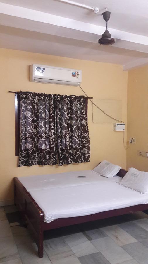 Raamlaxmi Guest House Ченнаи Экстерьер фото